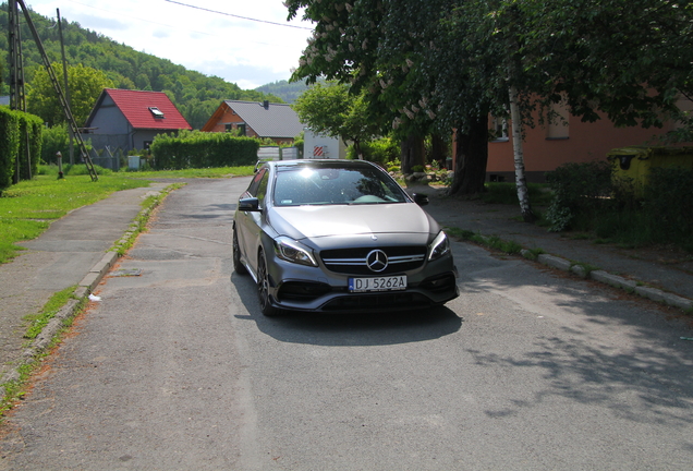 Mercedes-AMG A 45 W176 2015