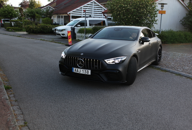 Mercedes-AMG GT 63 S X290