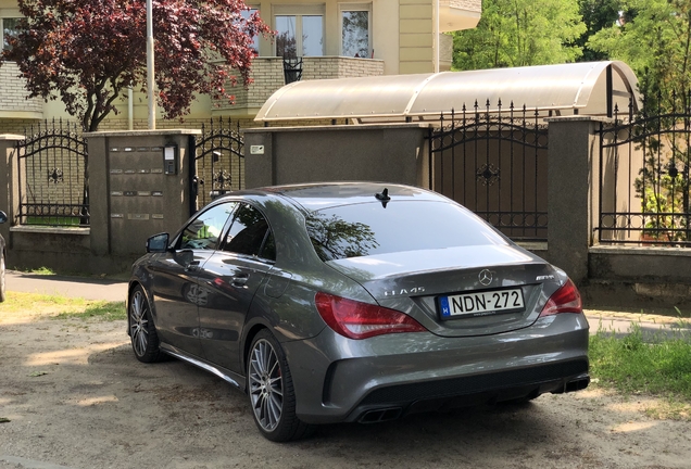 Mercedes-Benz CLA 45 AMG C117