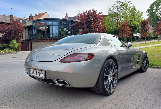 Mercedes-Benz SLS AMG