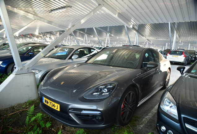 Porsche 971 Panamera Turbo