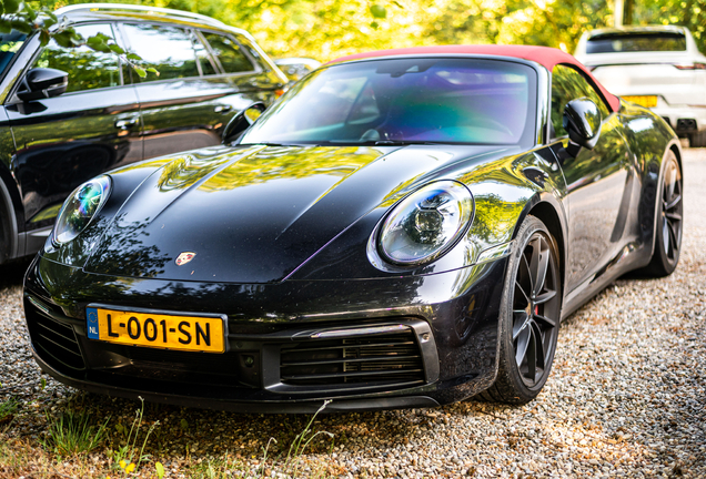 Porsche 992 Carrera 4S Cabriolet