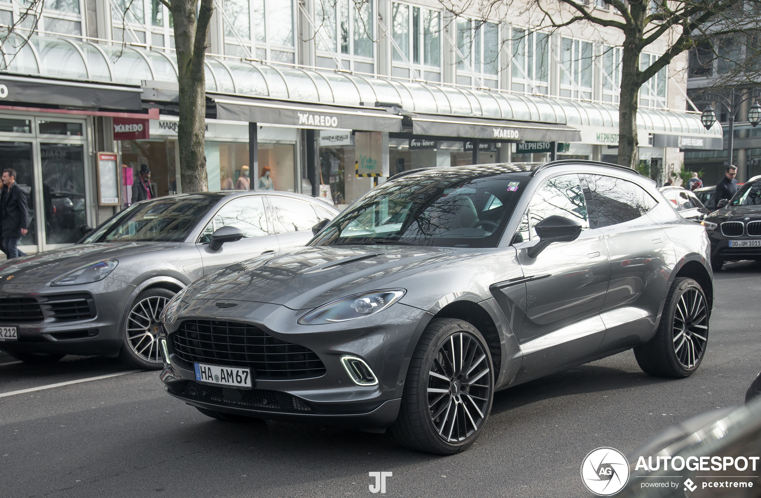 Aston Martin DBX