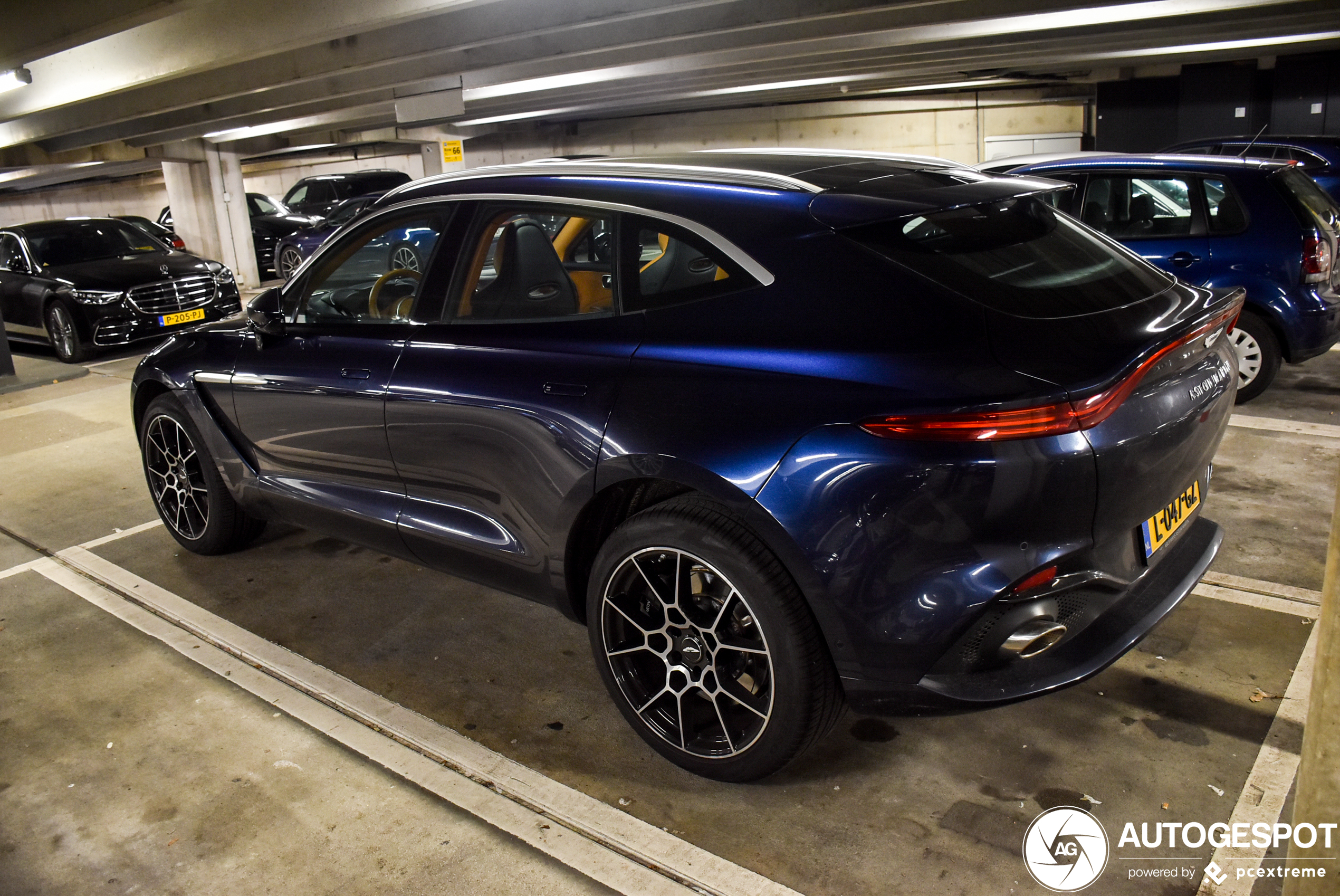 Aston Martin DBX