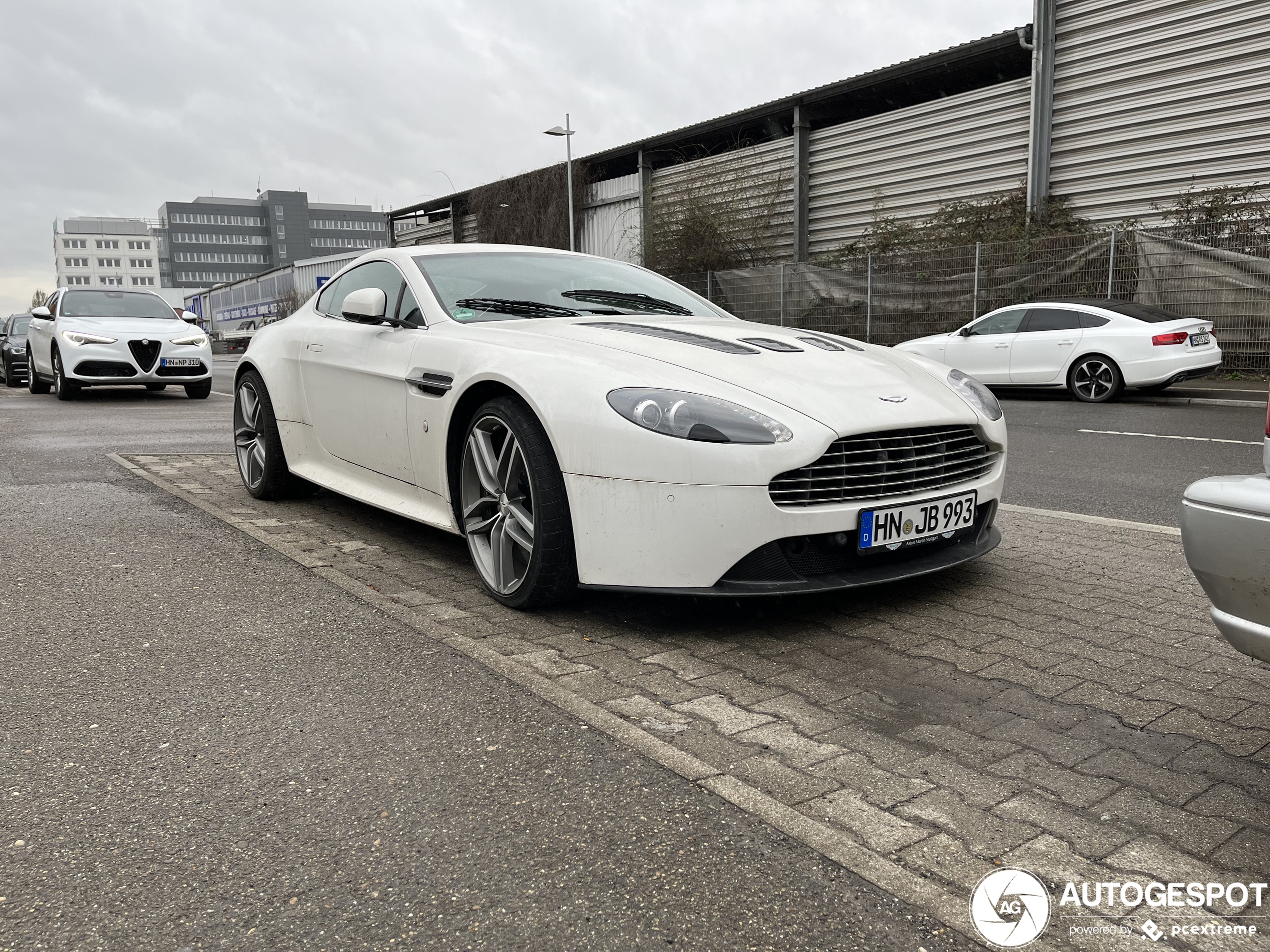 Aston Martin V12 Vantage