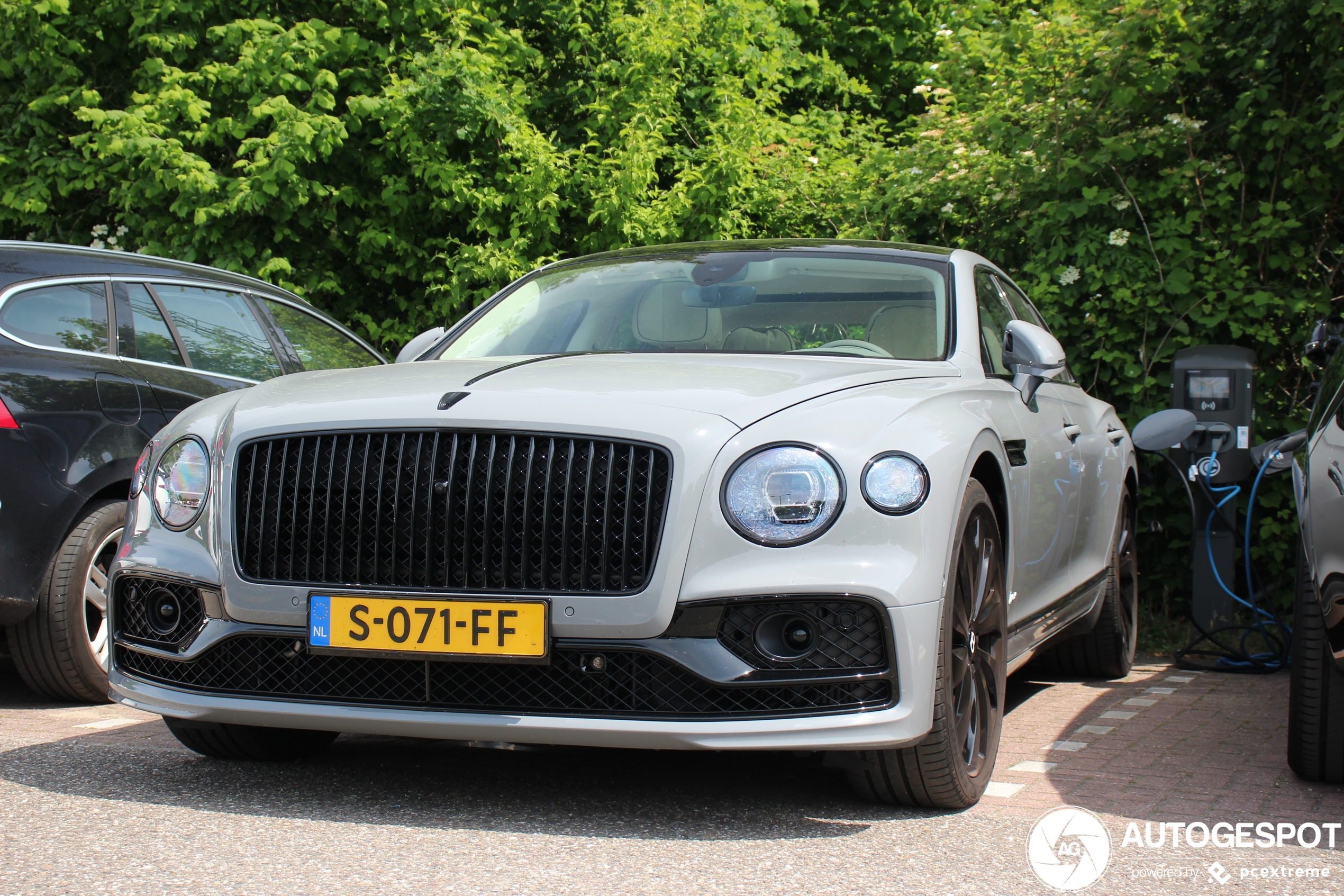 Bentley Flying Spur Hybrid