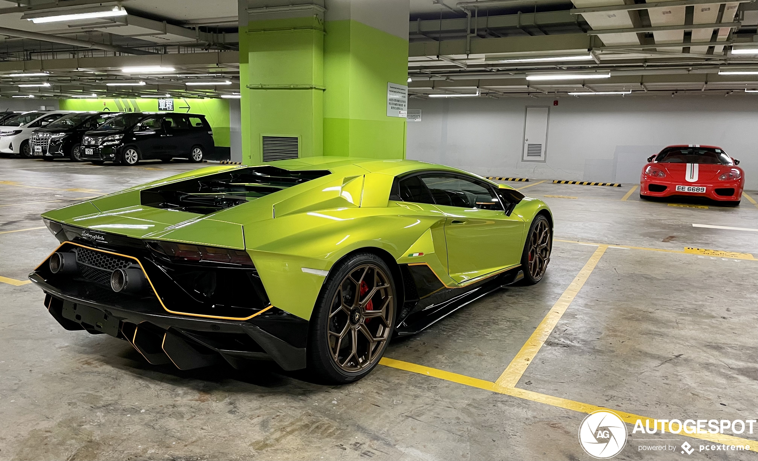 Beautiful Aventador in the underground of Hong Kong