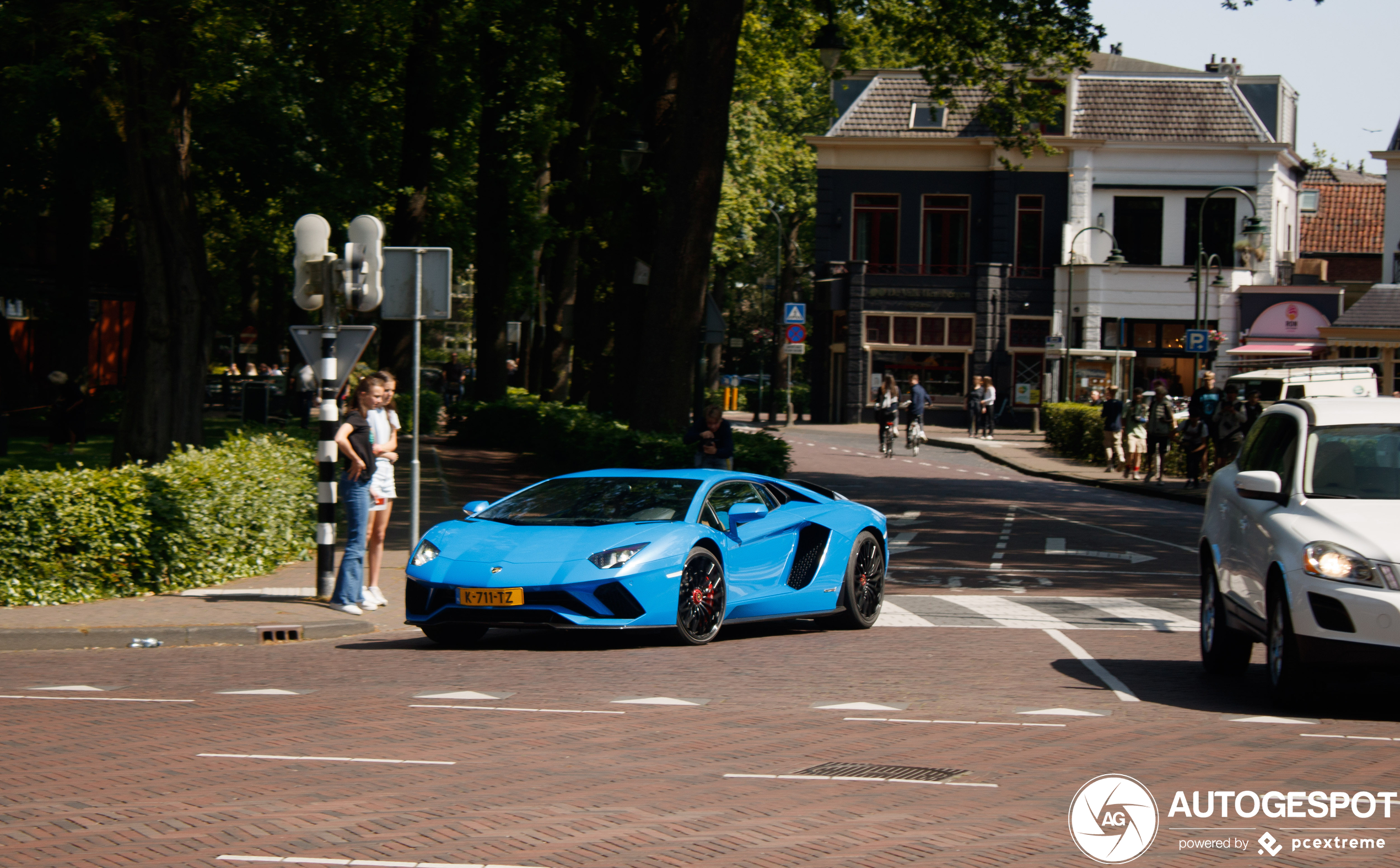 Lamborghini Aventador S LP740-4