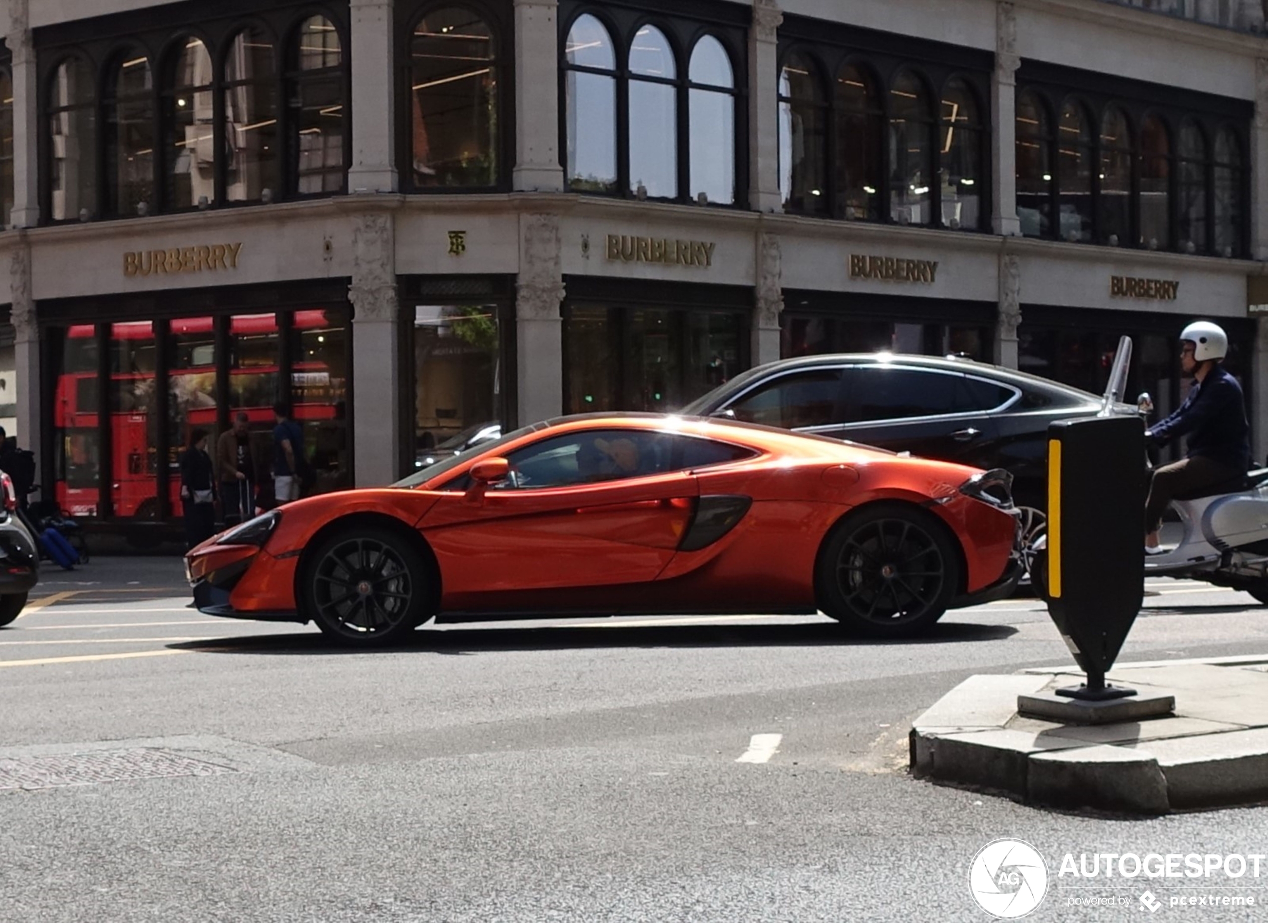 McLaren 570GT