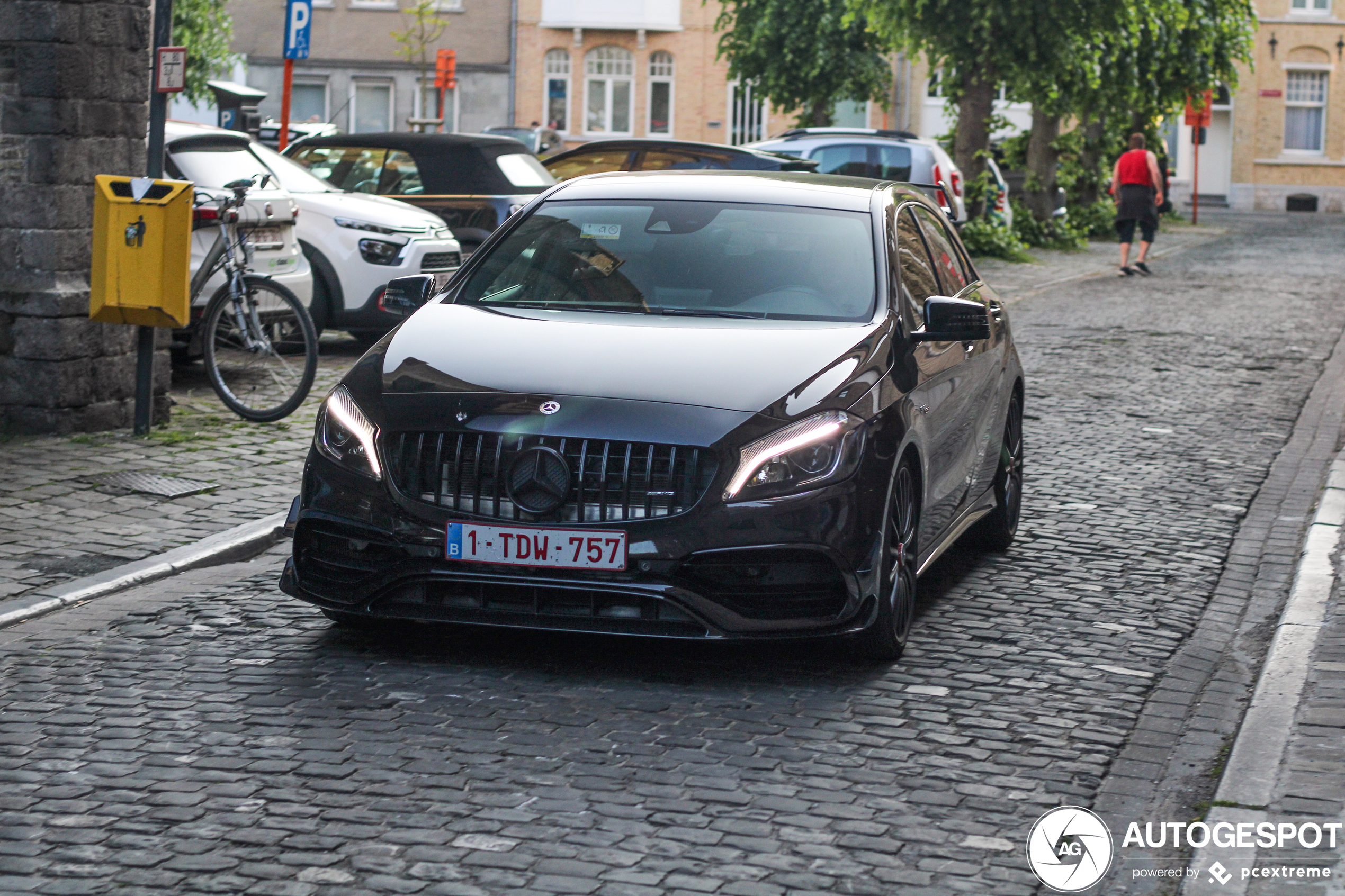 Mercedes-AMG A 45 W176 2015