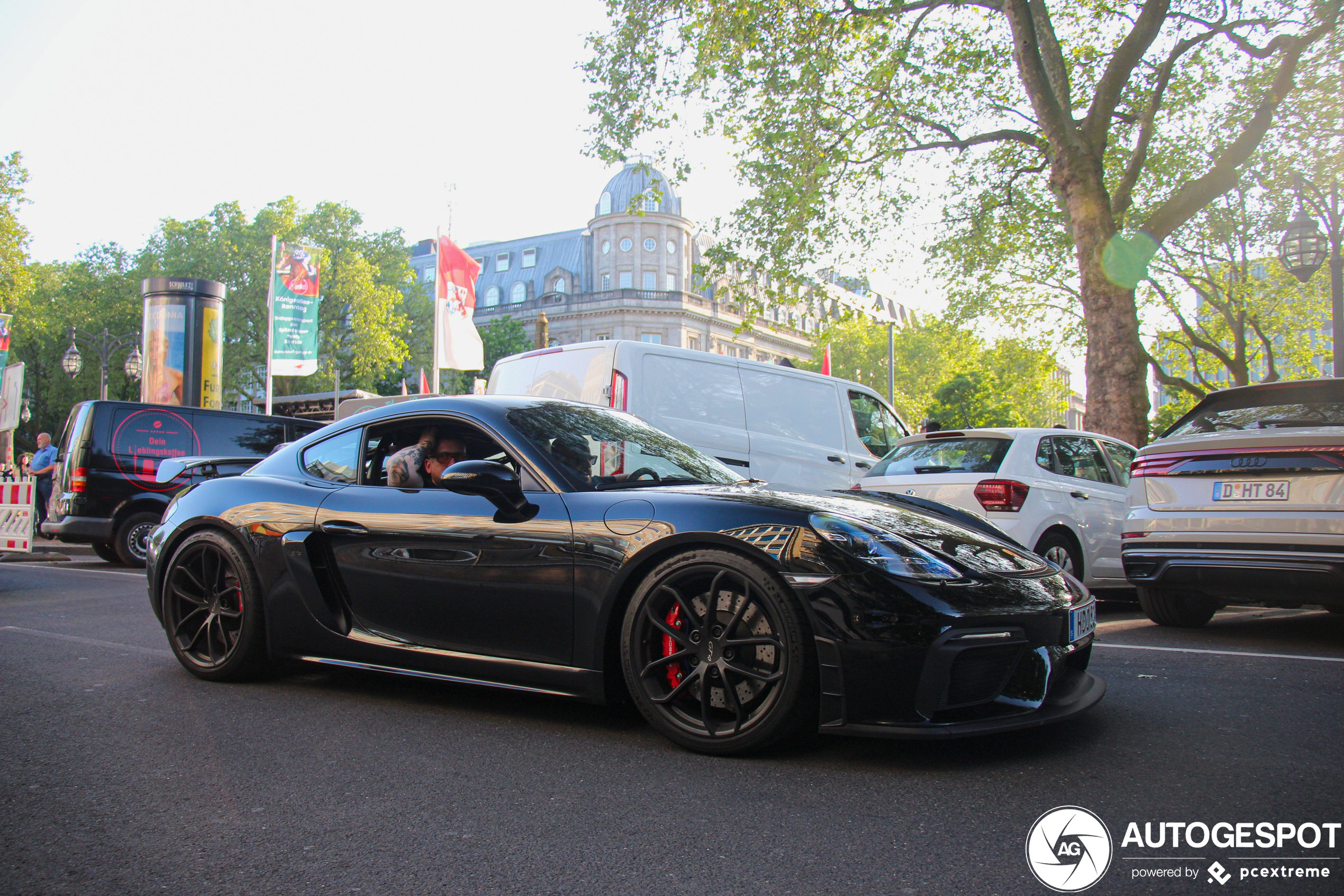 Porsche 718 Cayman GT4