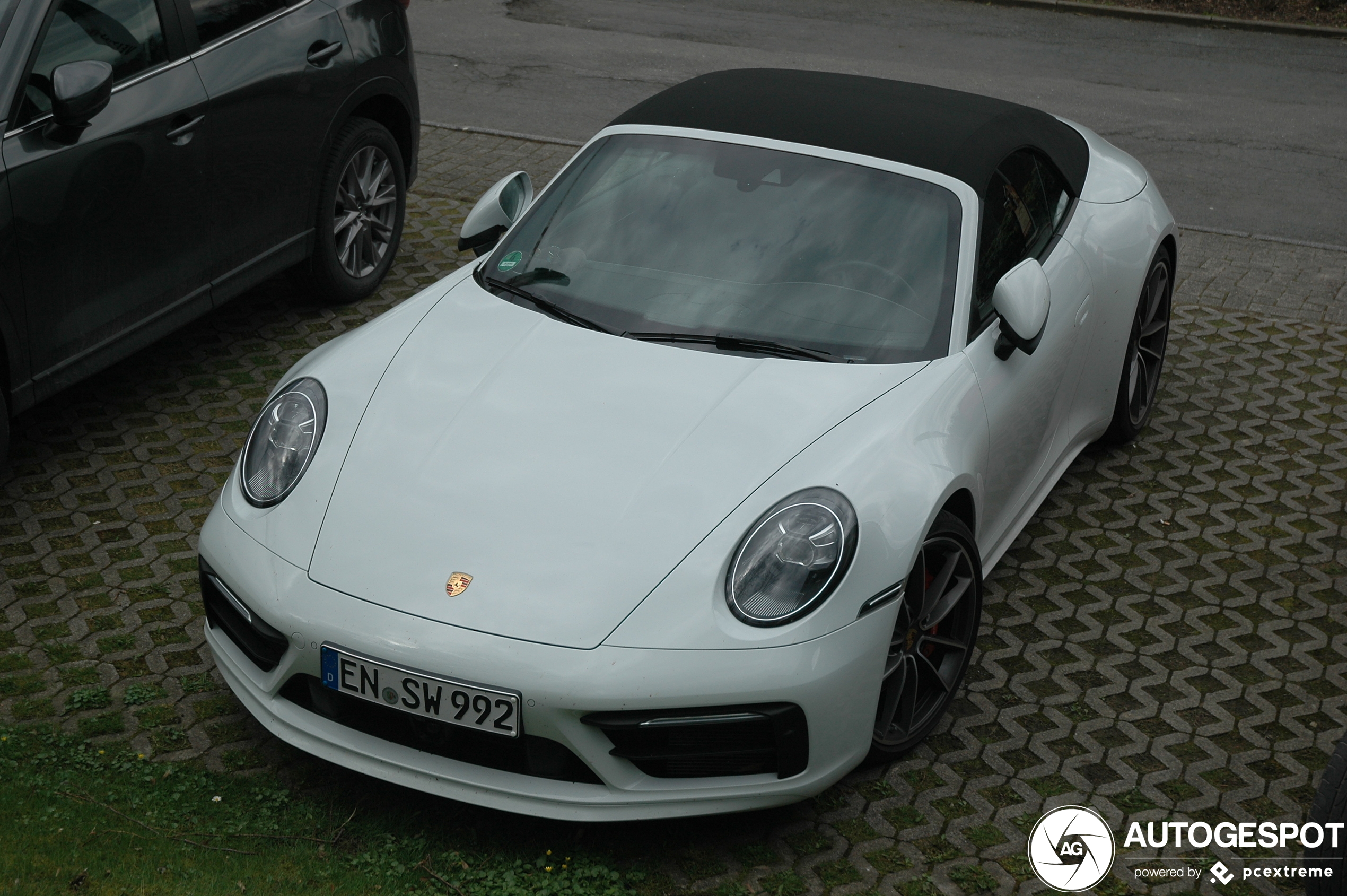 Porsche 992 Carrera 4S Cabriolet