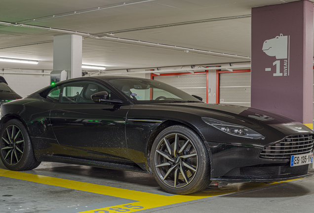 Aston Martin DB11 V8