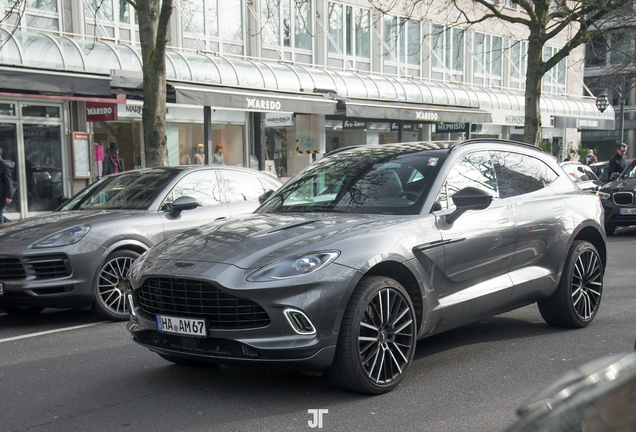 Aston Martin DBX