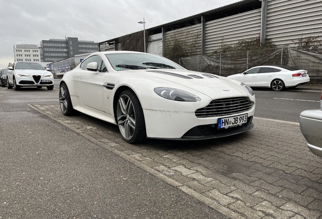 Aston Martin V12 Vantage