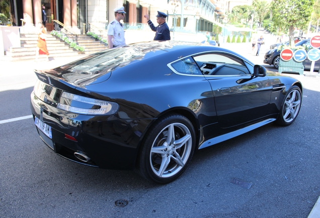 Aston Martin V8 Vantage 2012