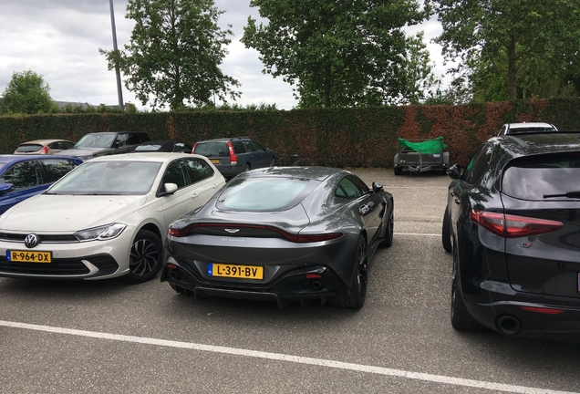 Aston Martin V8 Vantage 2018