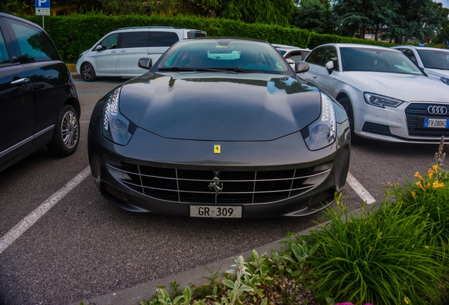 Ferrari FF