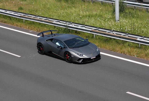 Lamborghini Huracán LP640-4 Performante