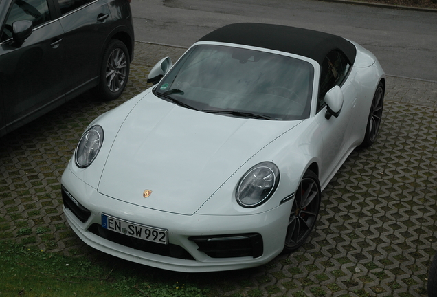 Porsche 992 Carrera 4S Cabriolet