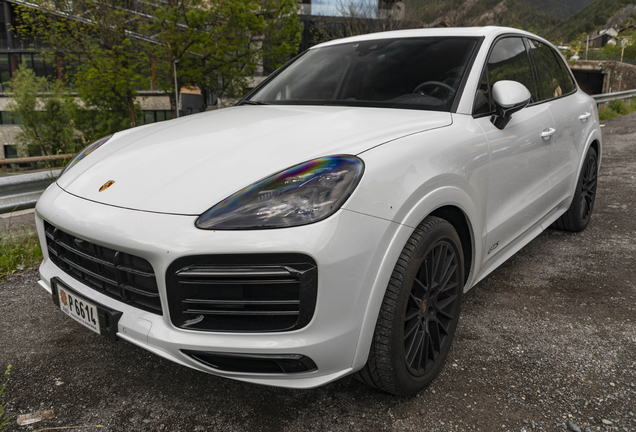 Porsche 9YA Cayenne GTS