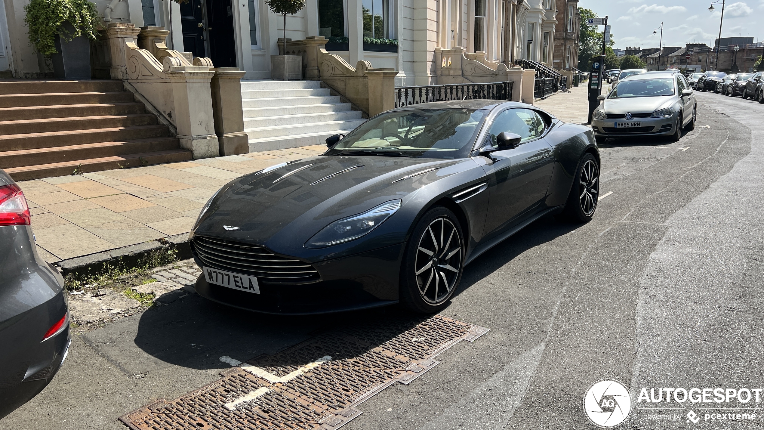 Aston Martin DB11