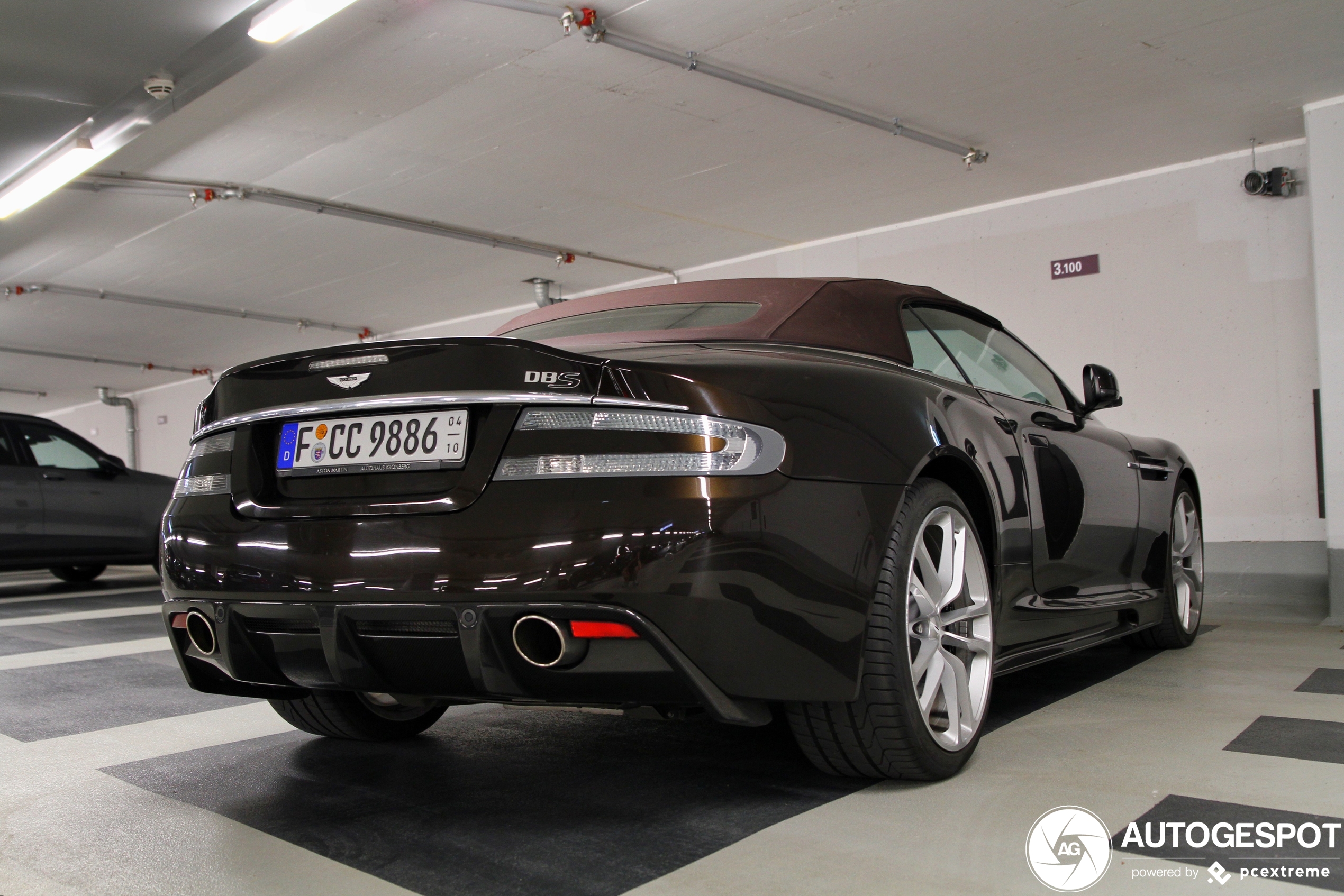 Aston Martin DBS Volante