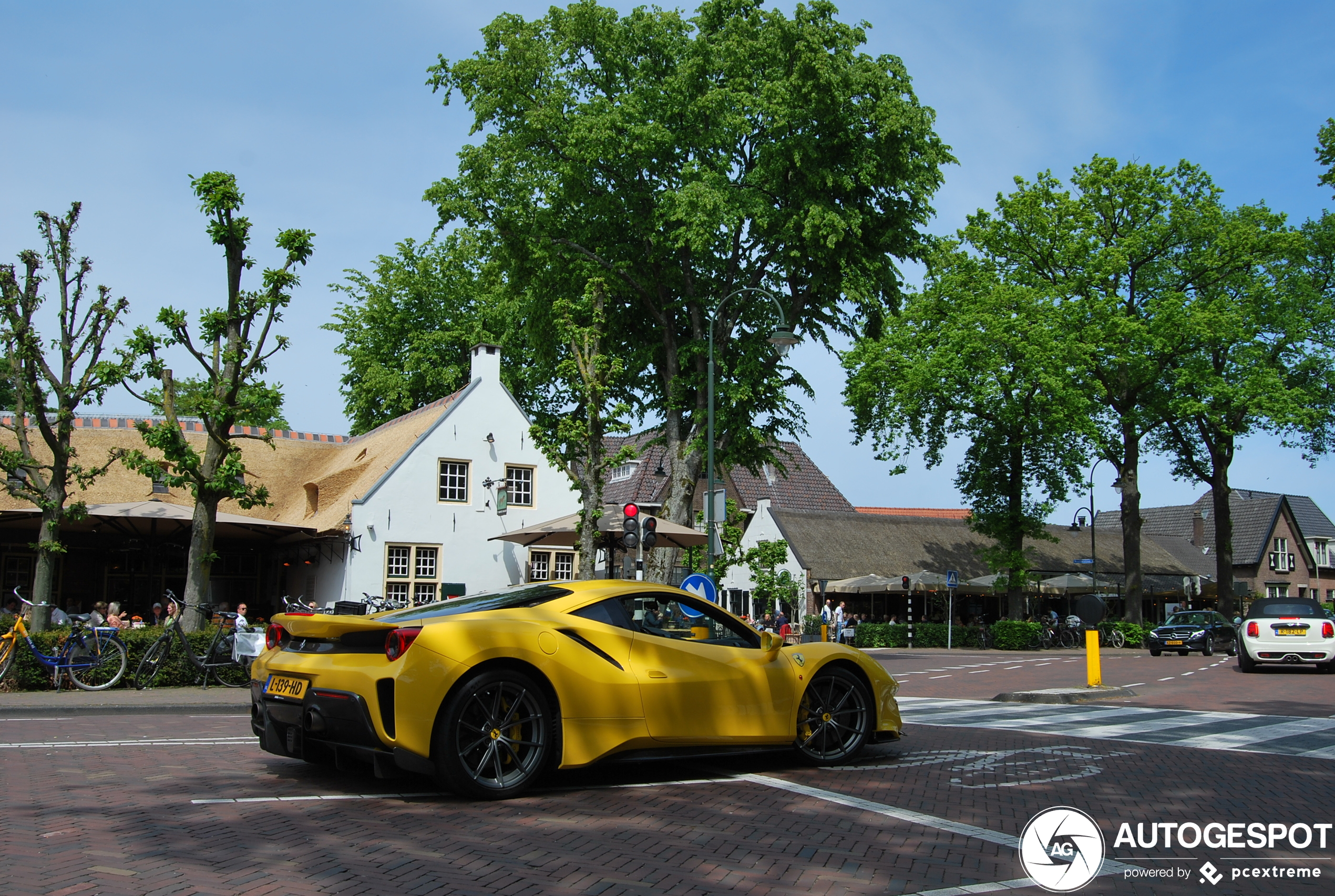 Ferrari 488 Pista