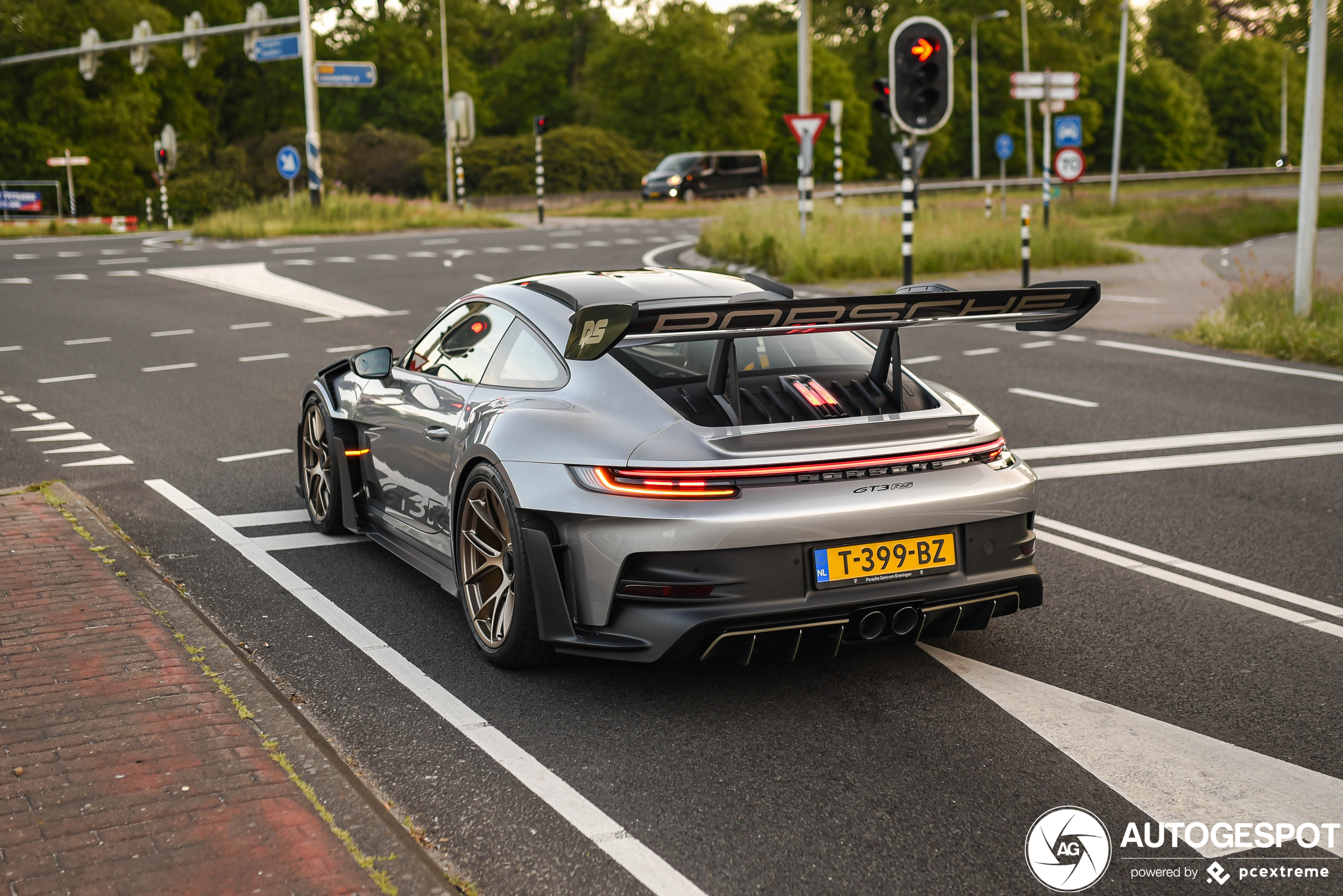 Porsche 992 GT3 RS Weissach Package