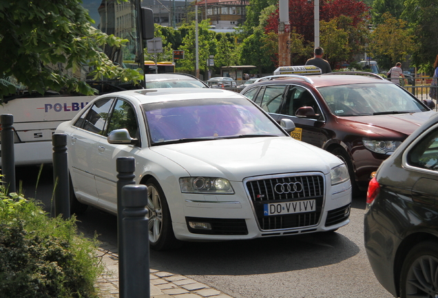 Audi S8 D3