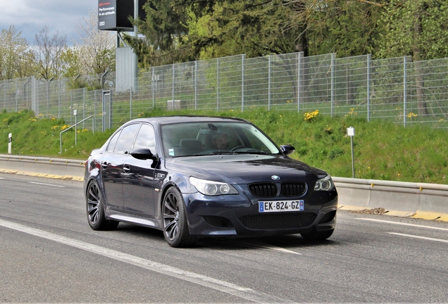 BMW M5 E60 2005