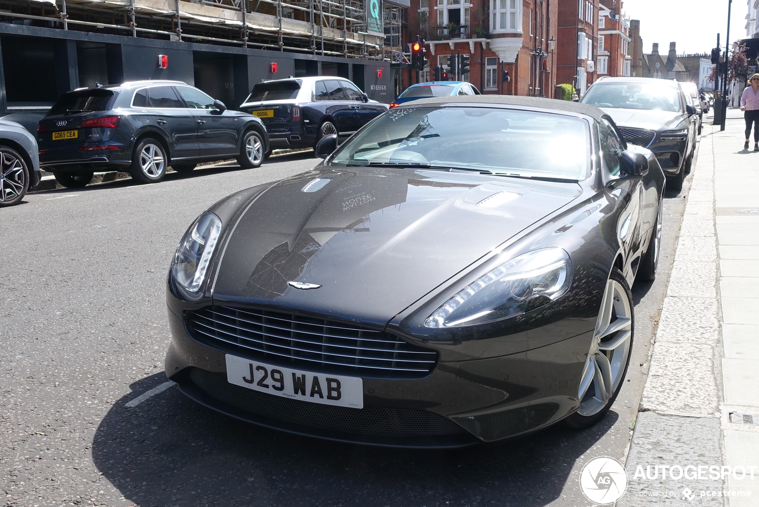 Aston Martin DB9 Volante 2013