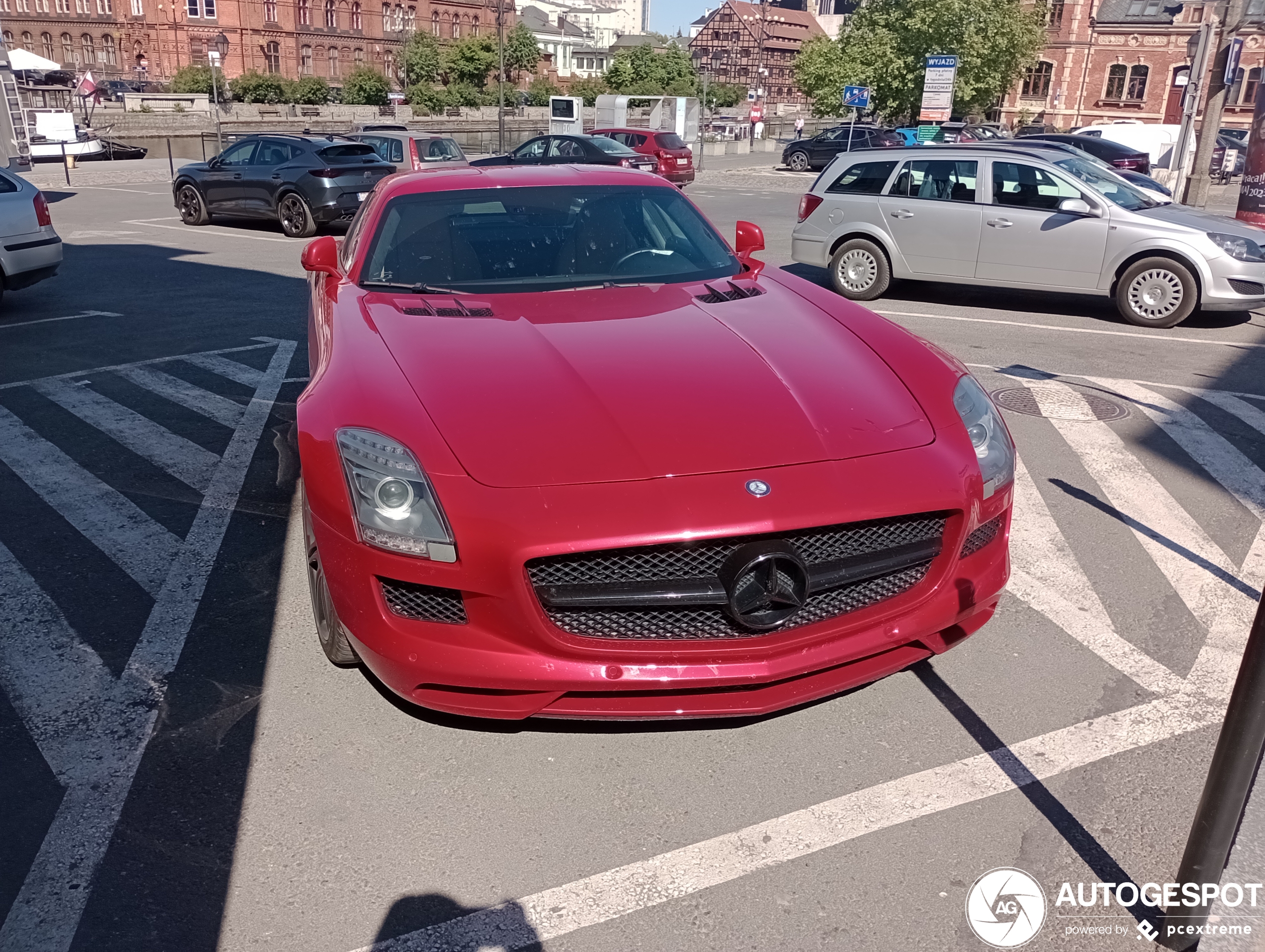 Mercedes-Benz SLS AMG