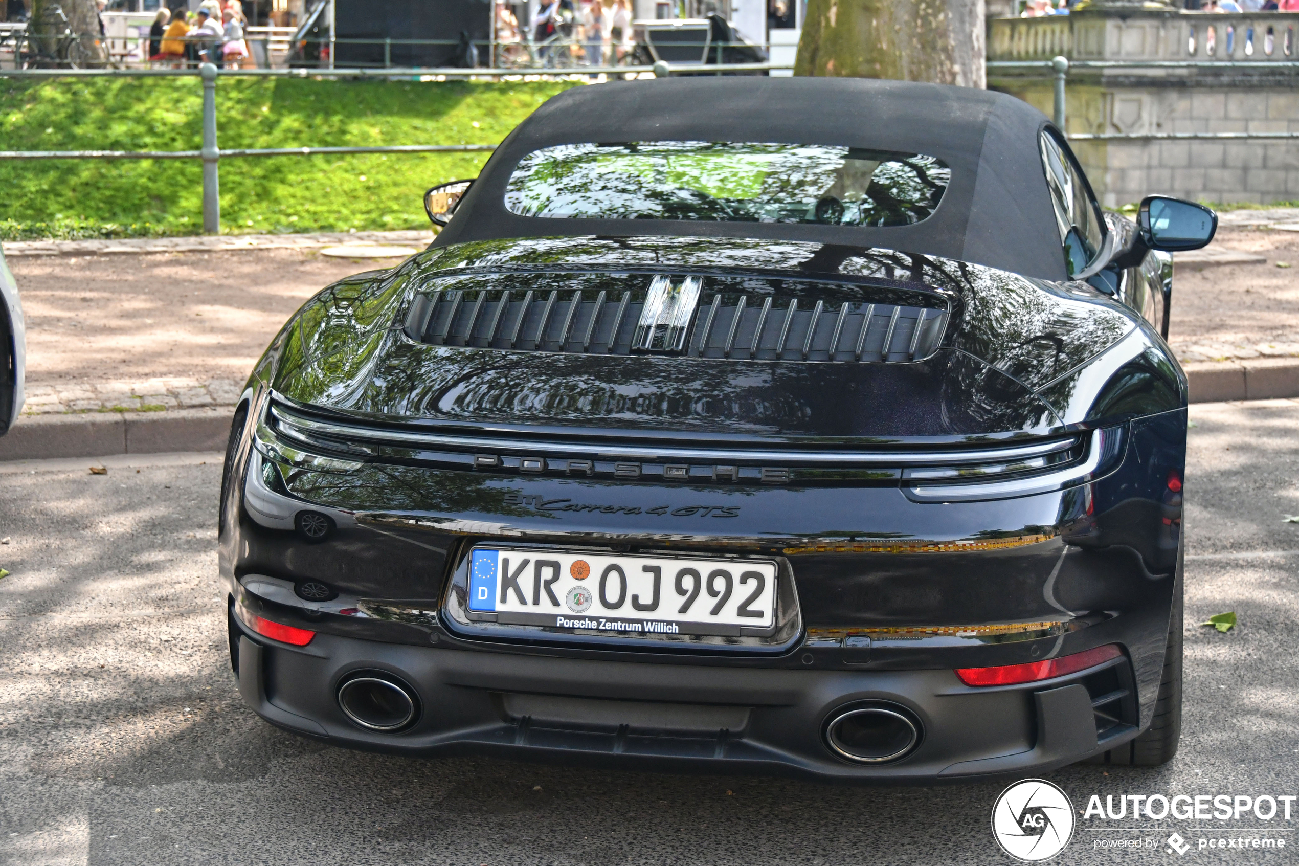 Porsche 992 Carrera 4 GTS Cabriolet