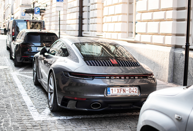 Porsche 992 Carrera 4S