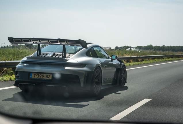 Porsche 992 GT3 RS Weissach Package