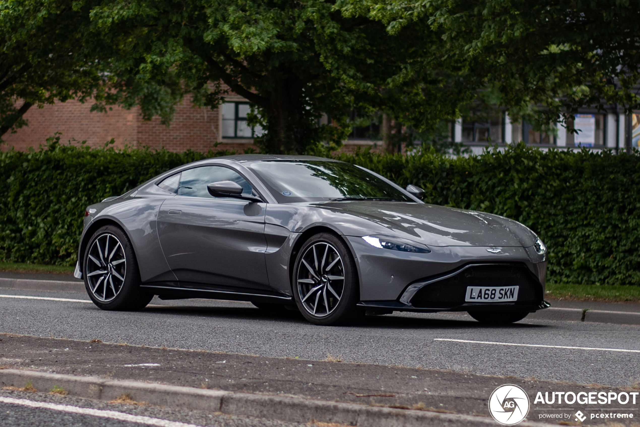 Aston Martin V8 Vantage 2018