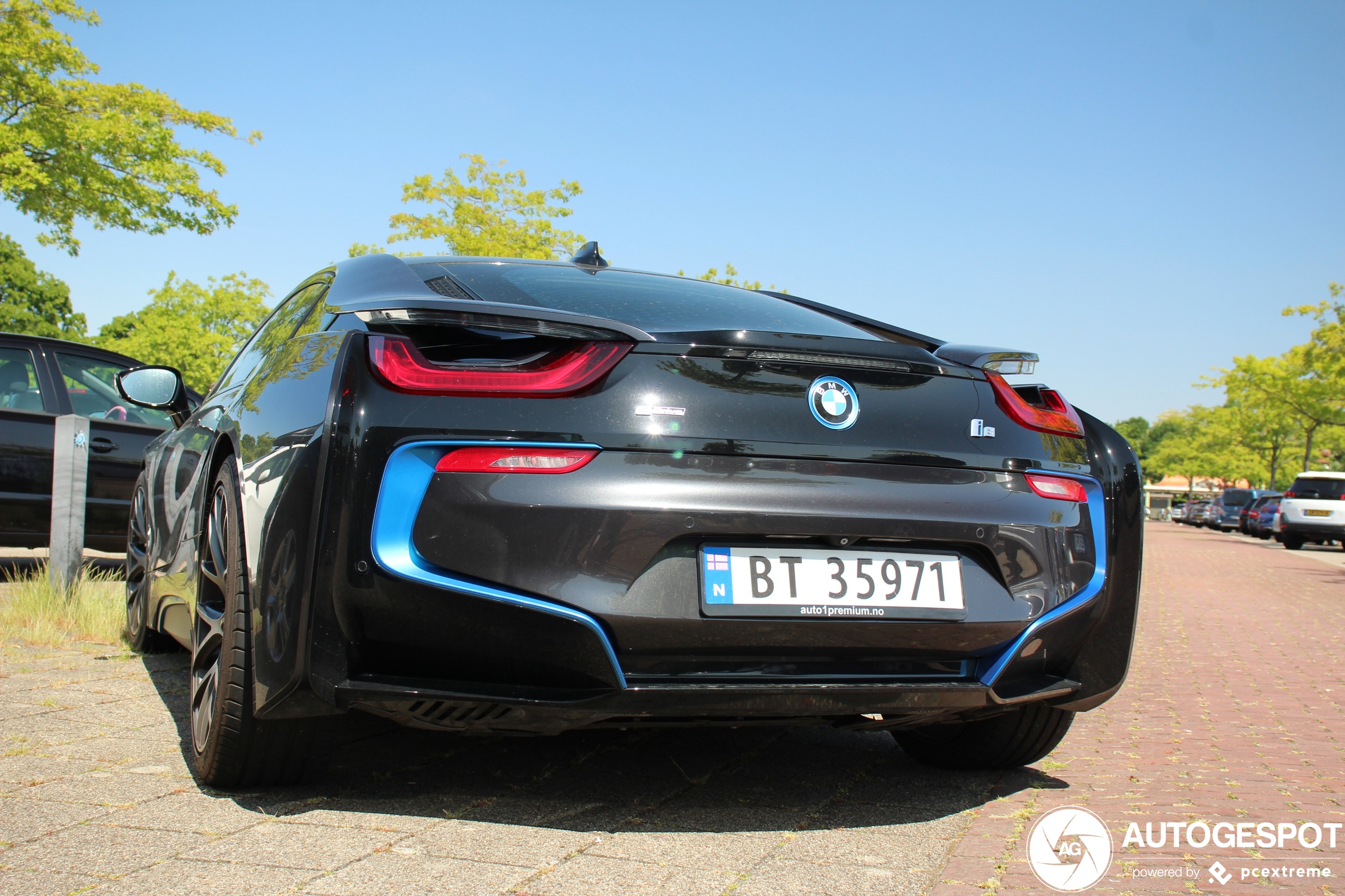 BMW i8