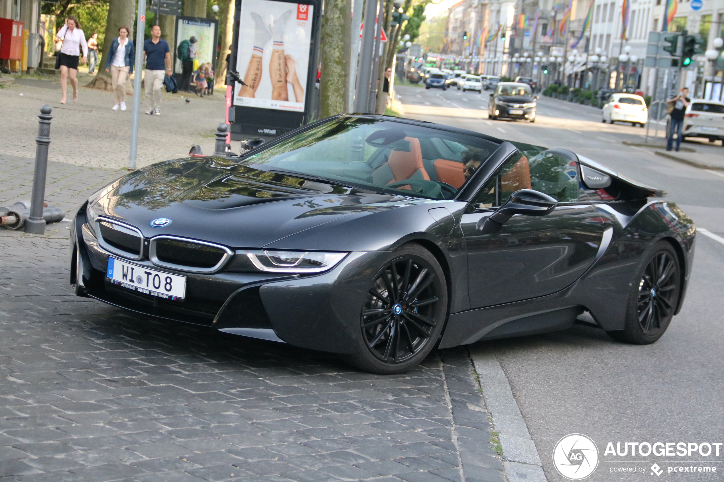 BMW i8 Roadster