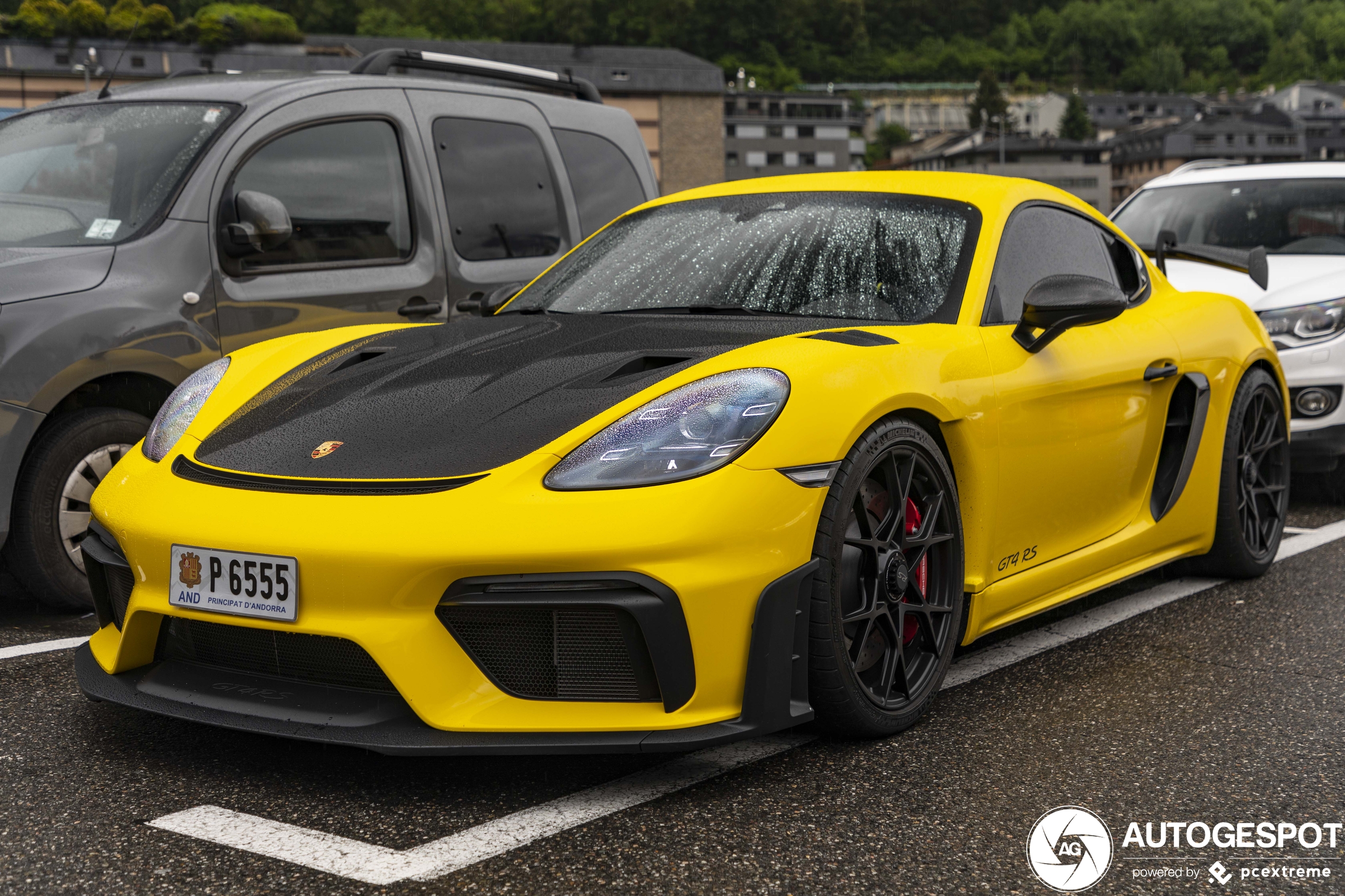 Porsche 718 Cayman GT4 RS Weissach Package