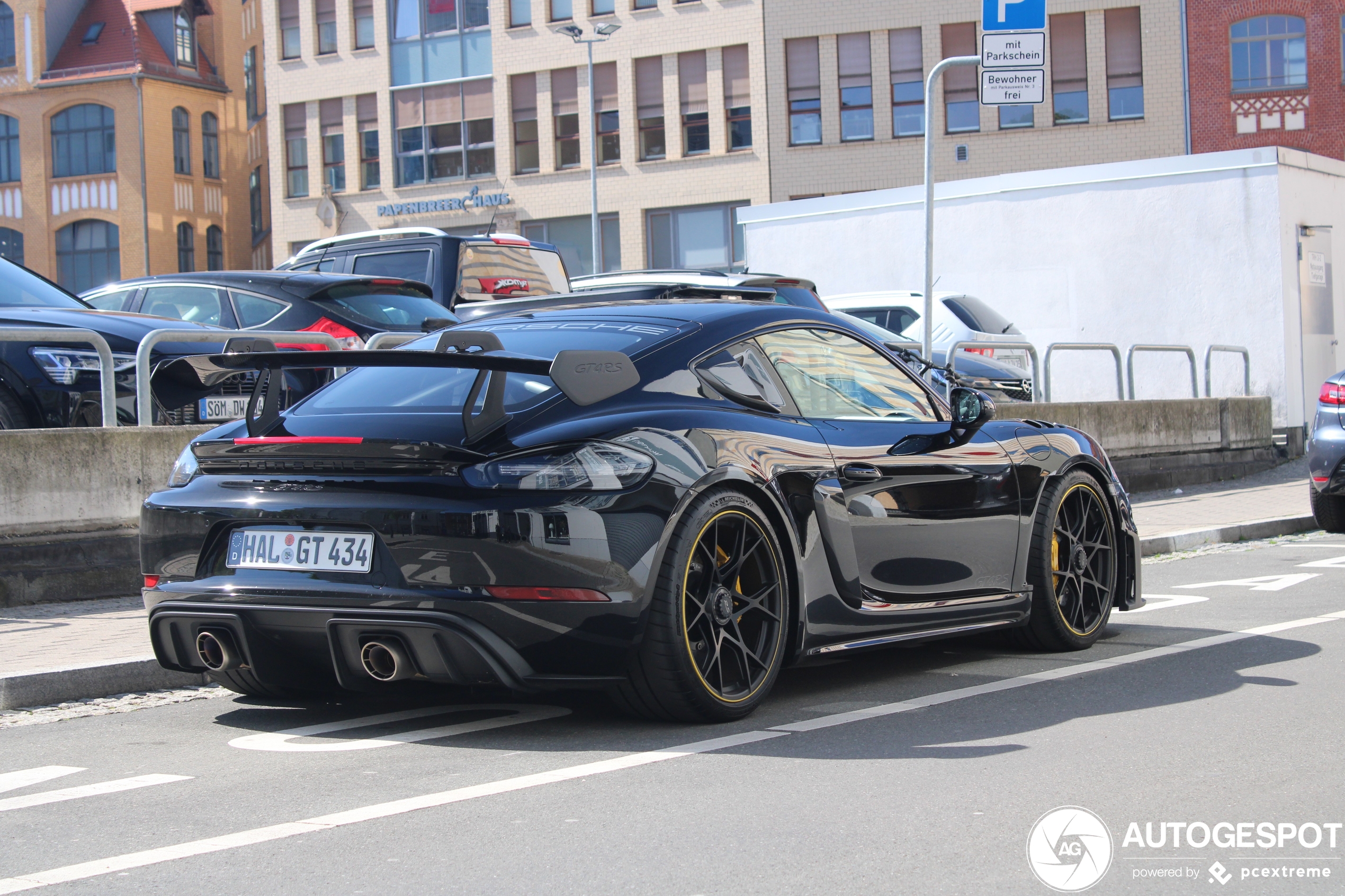 Porsche 718 Cayman GT4 RS Weissach Package