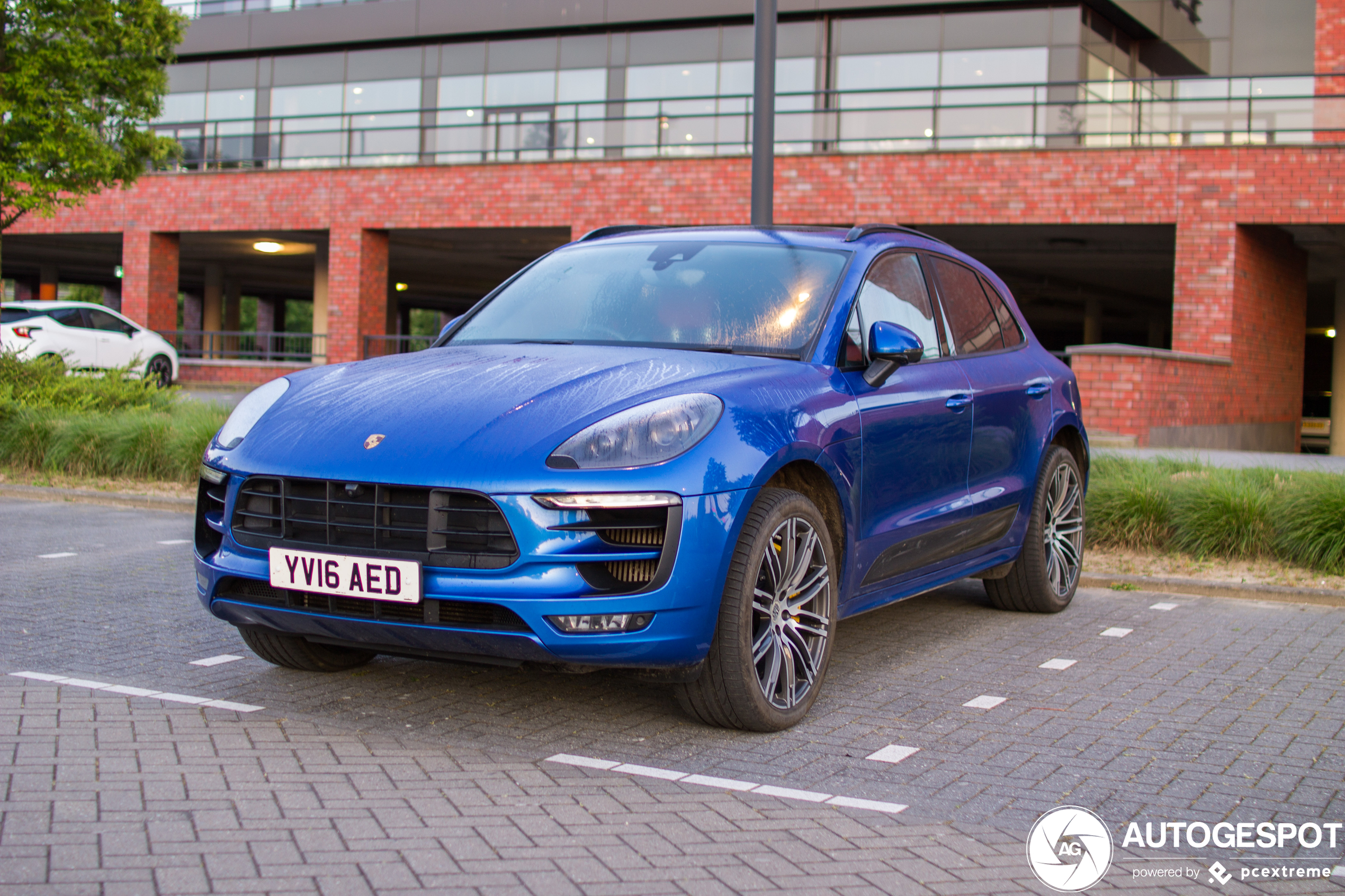 Porsche 95B Macan Turbo