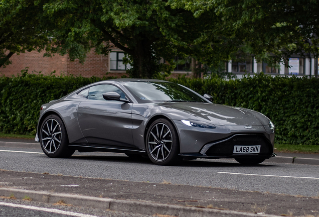 Aston Martin V8 Vantage 2018