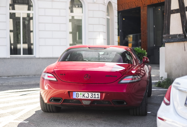 Mercedes-Benz SLS AMG