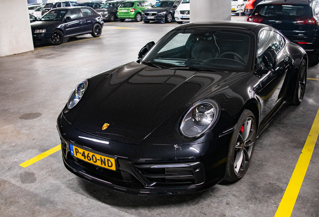 Porsche 992 Carrera 4S