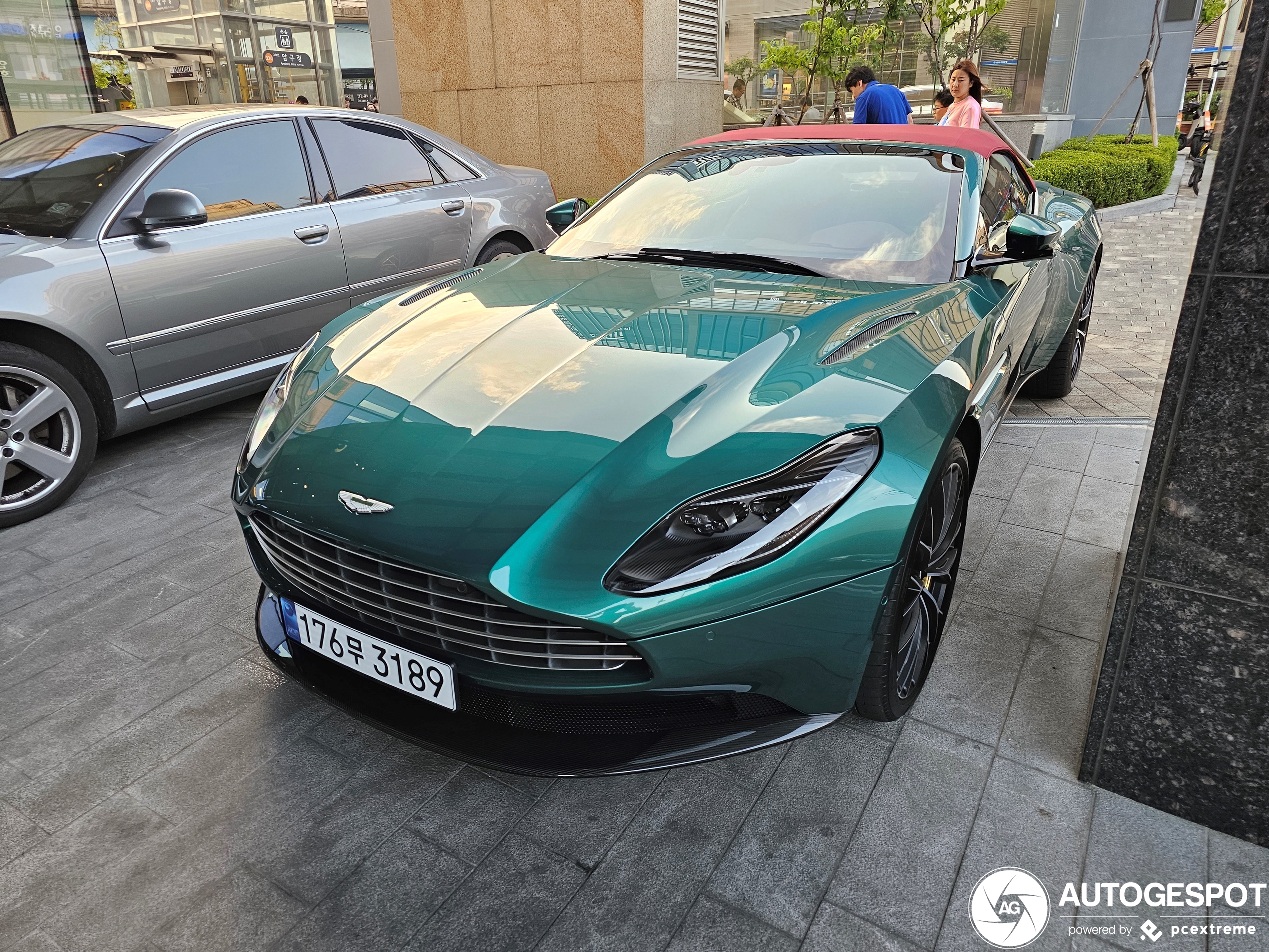 Aston Martin DB11 V8 Volante