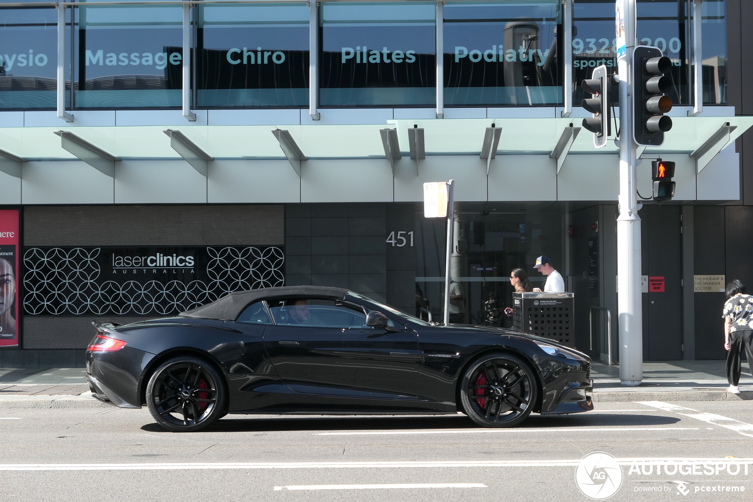 Aston Martin Vanquish Volante