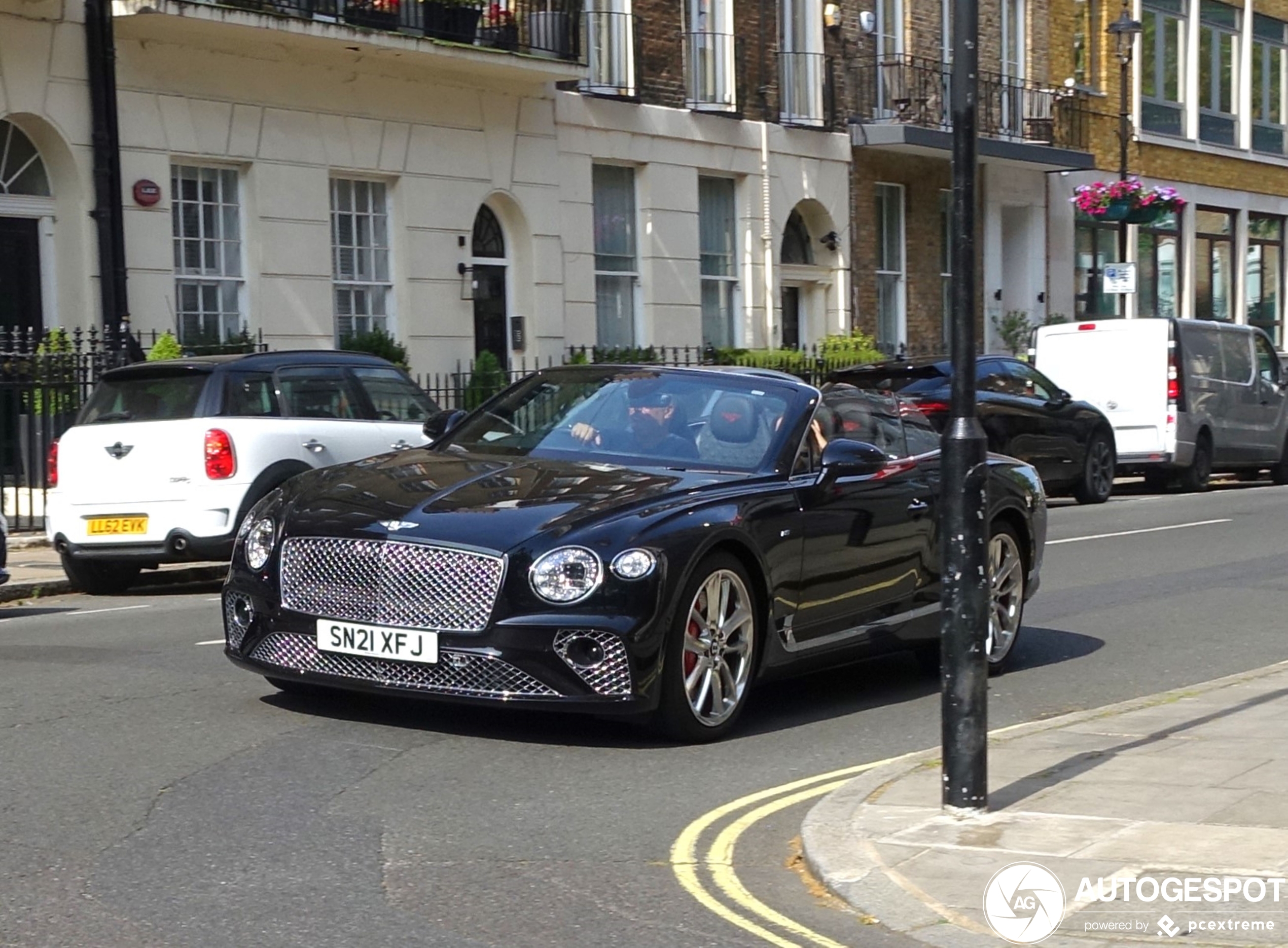 Bentley Continental GTC V8 2020