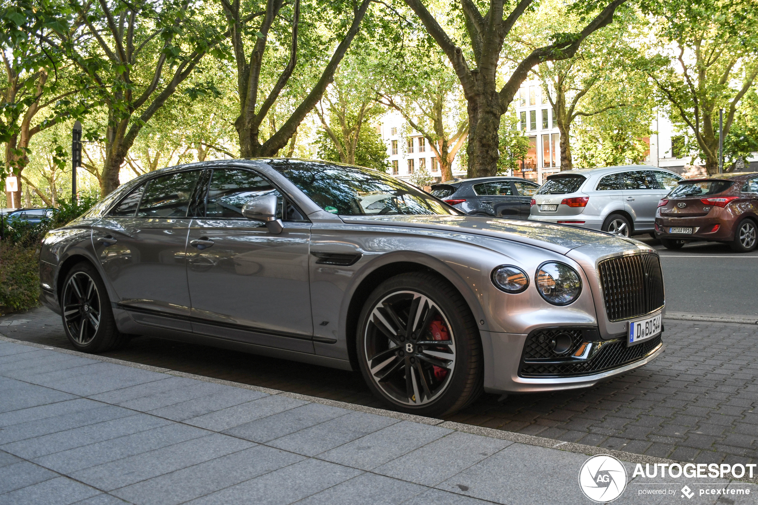 Bentley Flying Spur Hybrid S