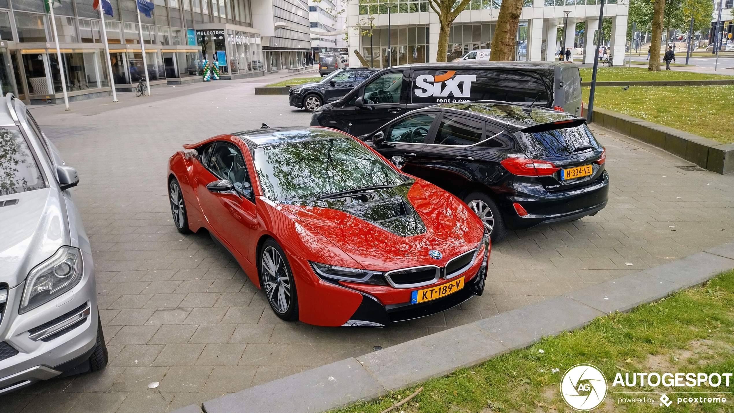 BMW i8 Protonic Red Edition